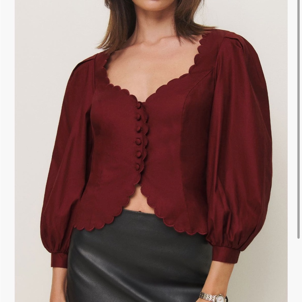 Women’s Reformation Elianna Puff Shoulder Scallop top